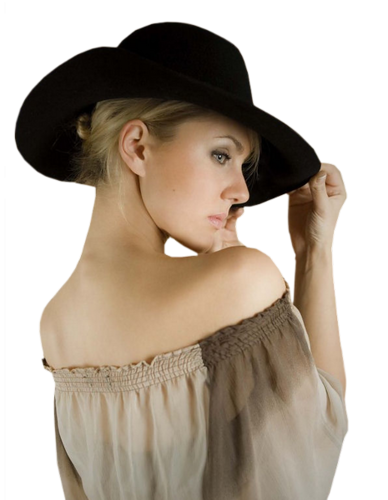 Femme Chapeautée